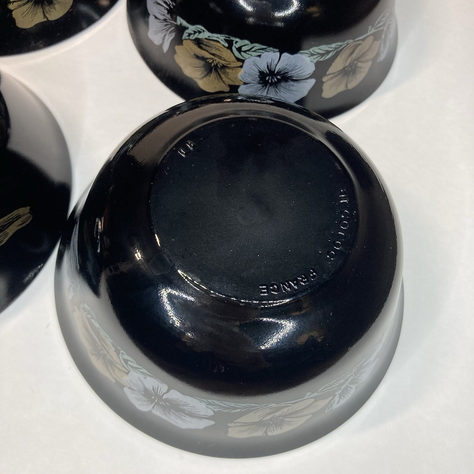 9pc Arcoroc JULIE Berry Fruit Bowl Black Glass France Gold Floral Vintage