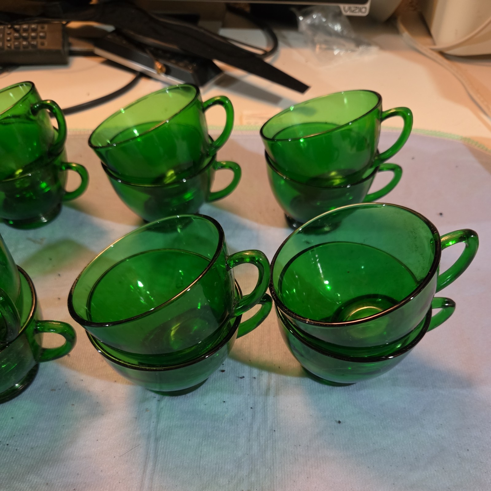 Vintage Anchor Hocking Emerald Green Punch Bowl Set With 12 Cups