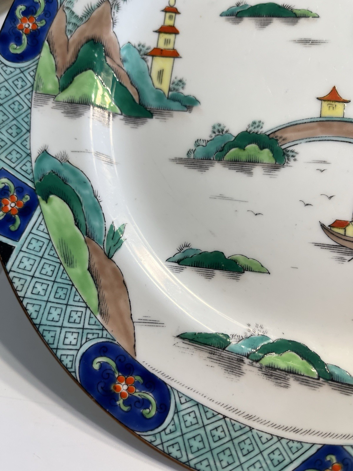 c1905-30 Aynsley Chinoiserie Chinese Waterside Bridge Pagoda 9” Plates England