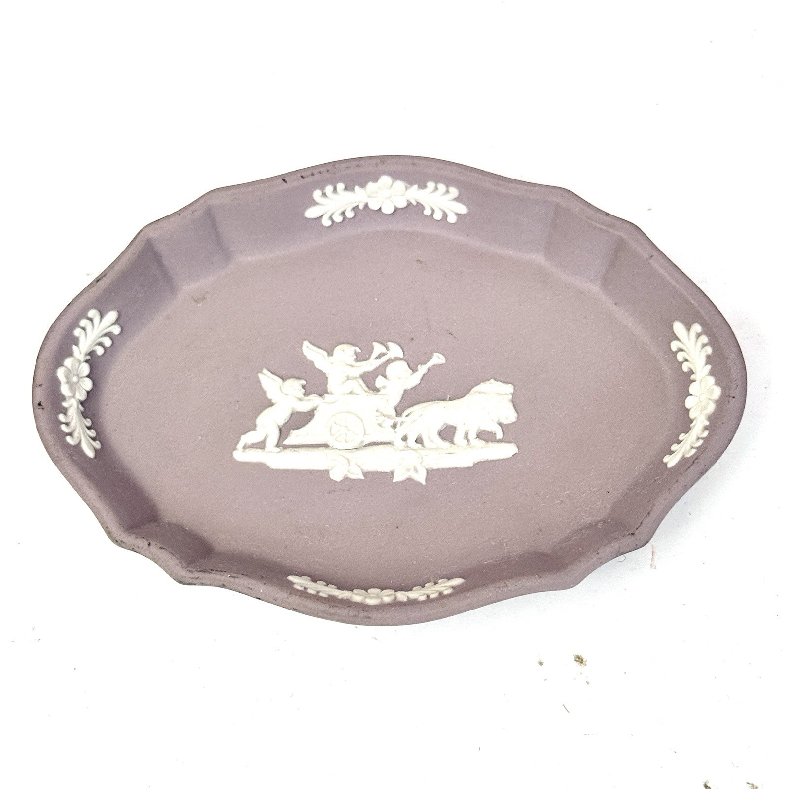 Wedgwood Lilac Jasperware Dish, England, Neoclassical Cherub and Lion Motif 4.5”