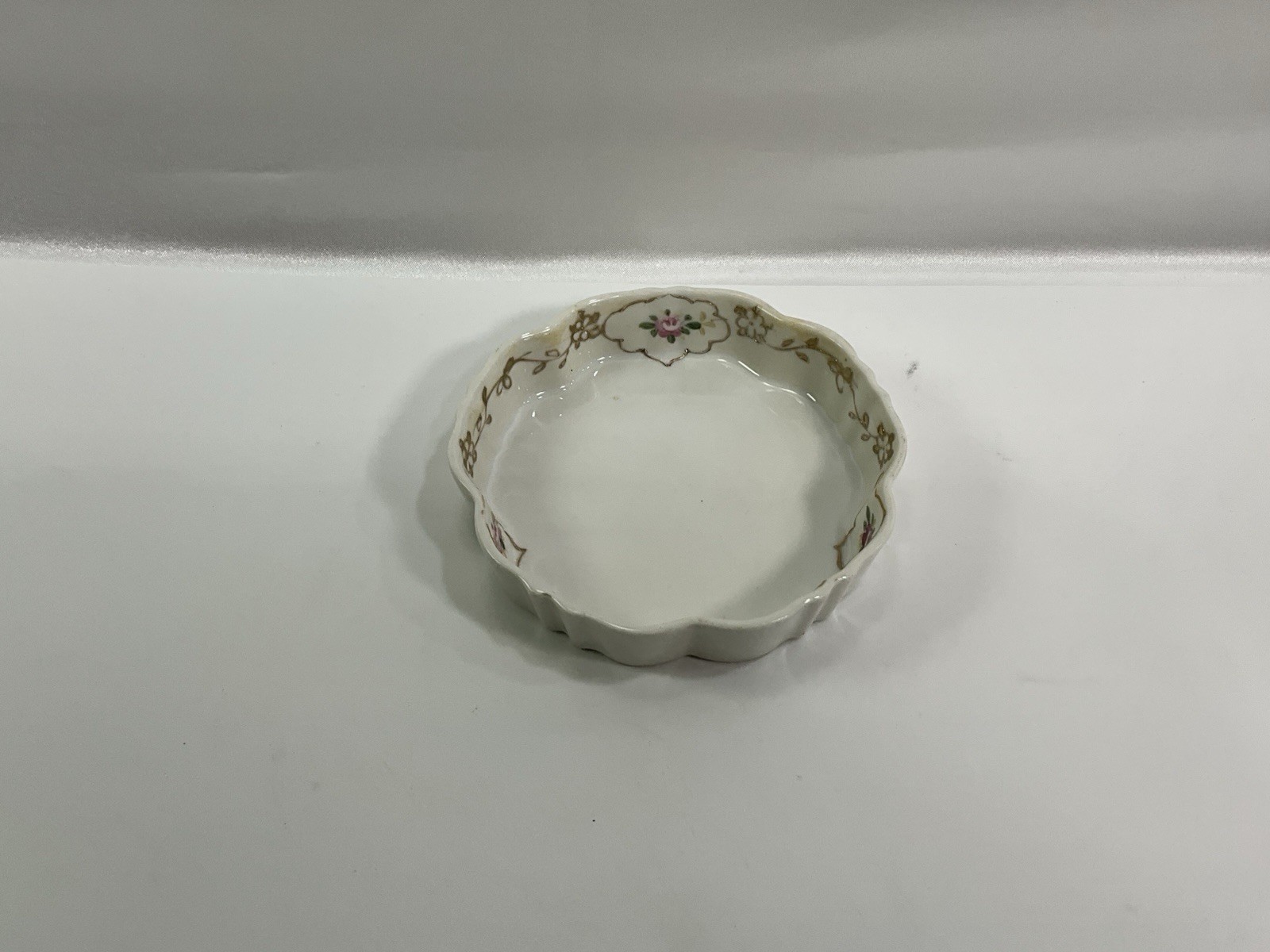 Vintage Hand Painted Nippon Floral Porcelain Trinket Dish Gold Gilt 4.25″