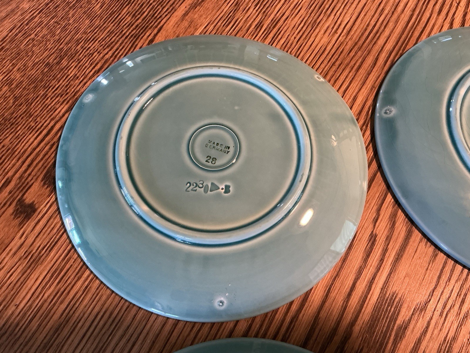 SET Of SIX Majolica Plates Teal Aqua Raspberry Plumb 2230 B Germany Weave 7.75”