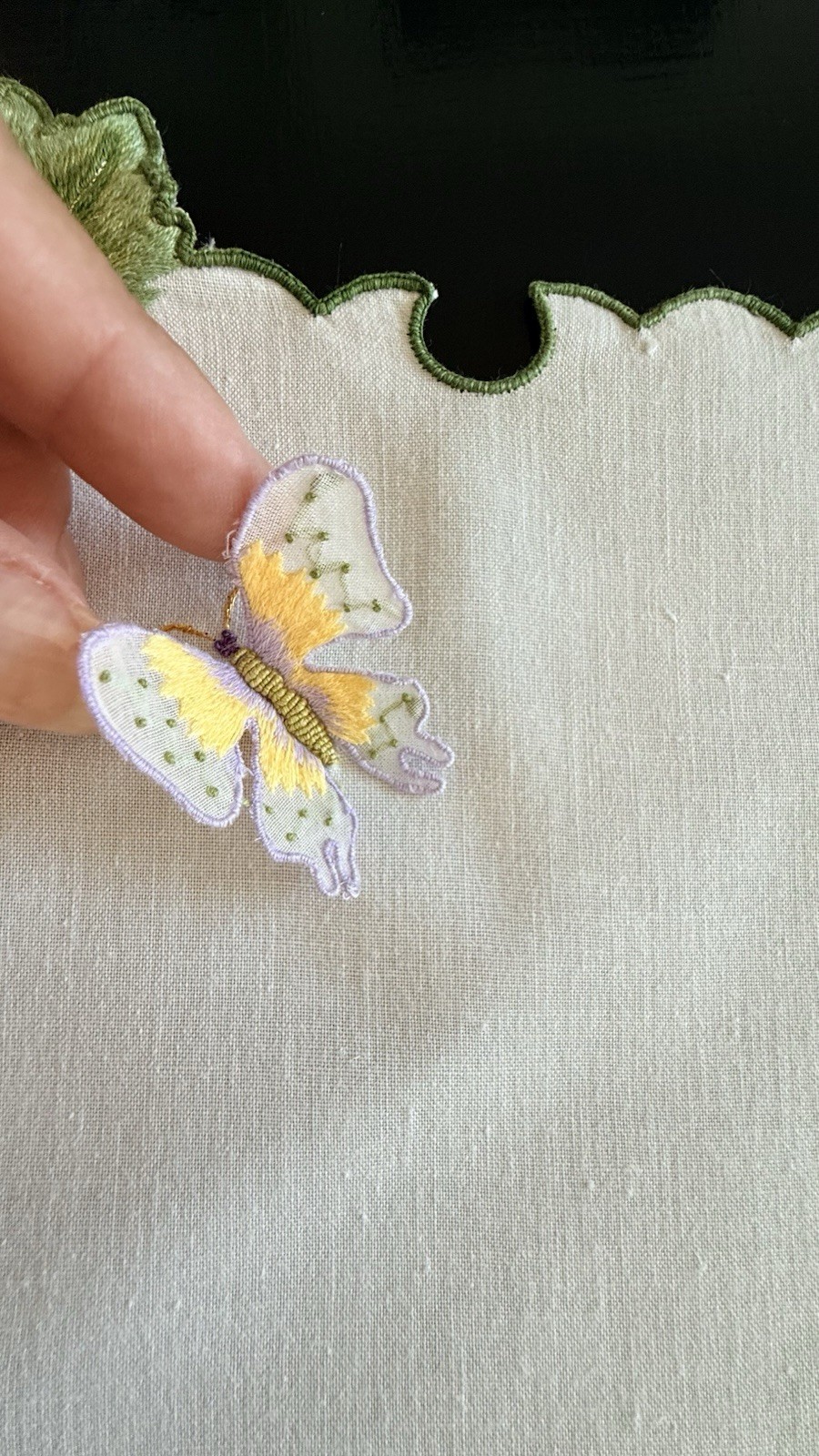 Anna Weatherley Butterfly Ivy Garland Set of 8 Placemats ( Astonishing find! )