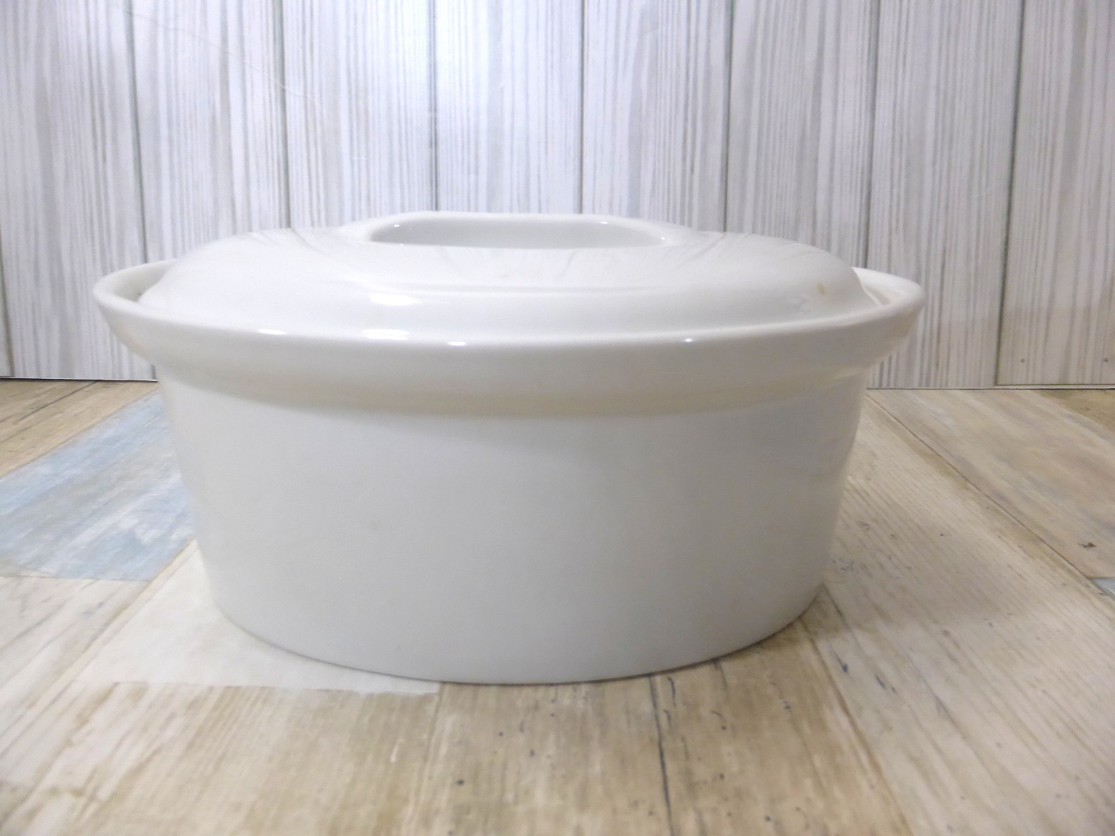 Apilco Covered White Ceramic Casserole 8 Inches x 3 1/8 Inches Pre-Owned
