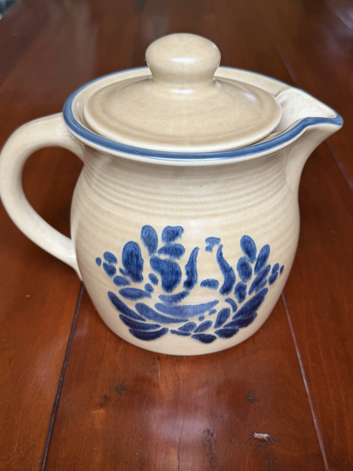 Pfaltzgraff “Folk Art” 40 Oz Teapot And Lid – 550