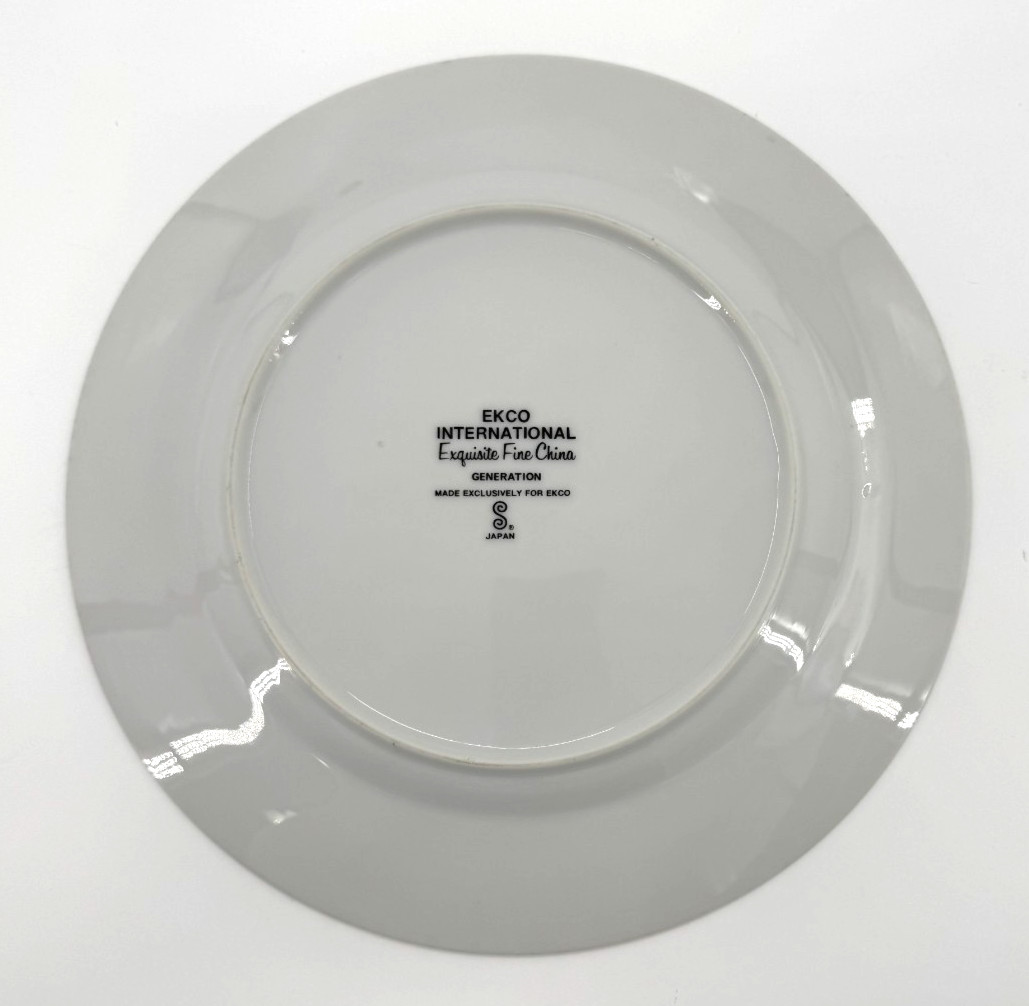 EKCO International Dinner Plate Generation VTG Japan Exquisite Fine China 10.5″