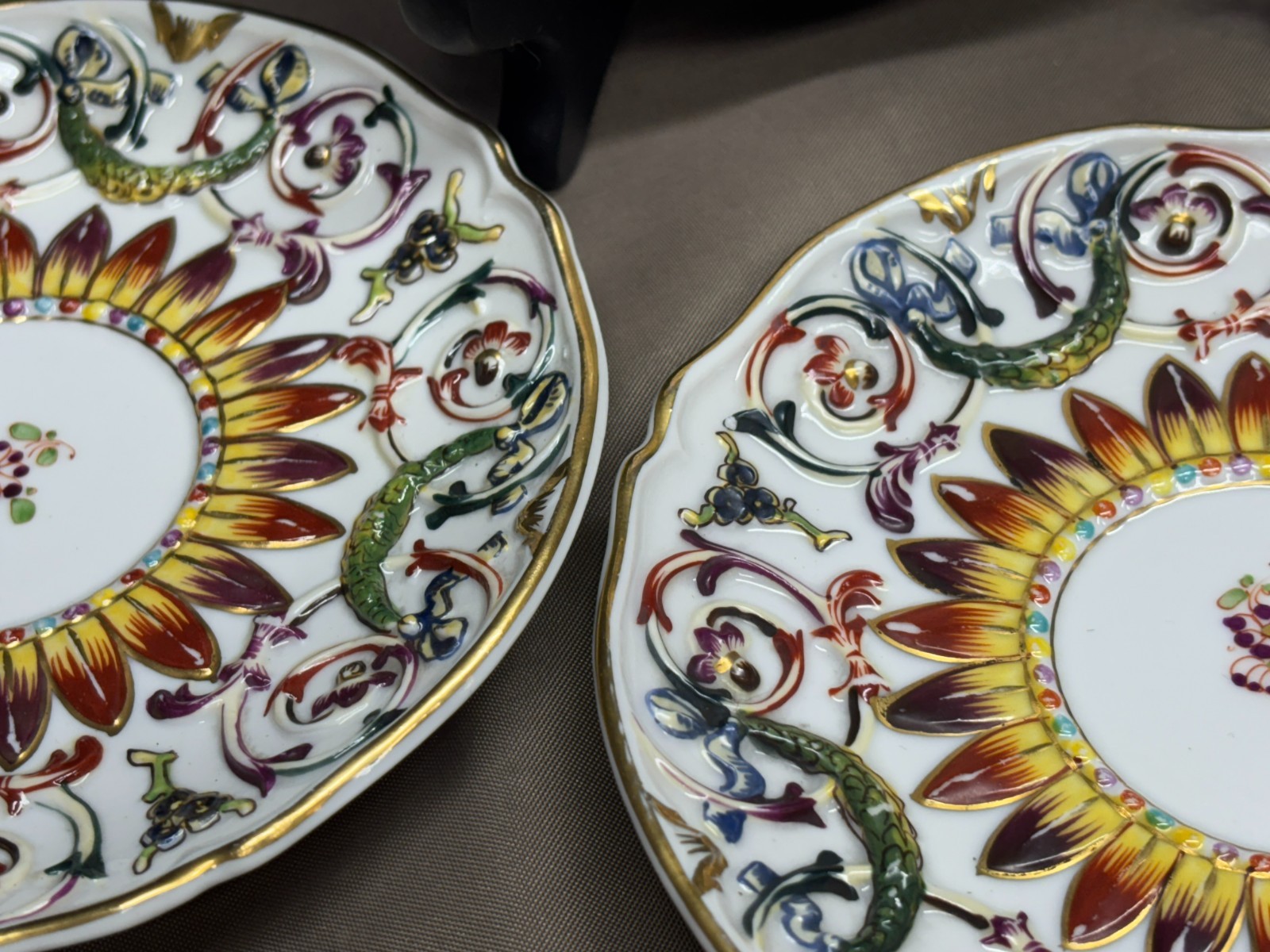 Capodimonte “CHERUBS” Antique Porcelain ~ Set of 4 ~ Dessert Plates ~ 5 3/4″