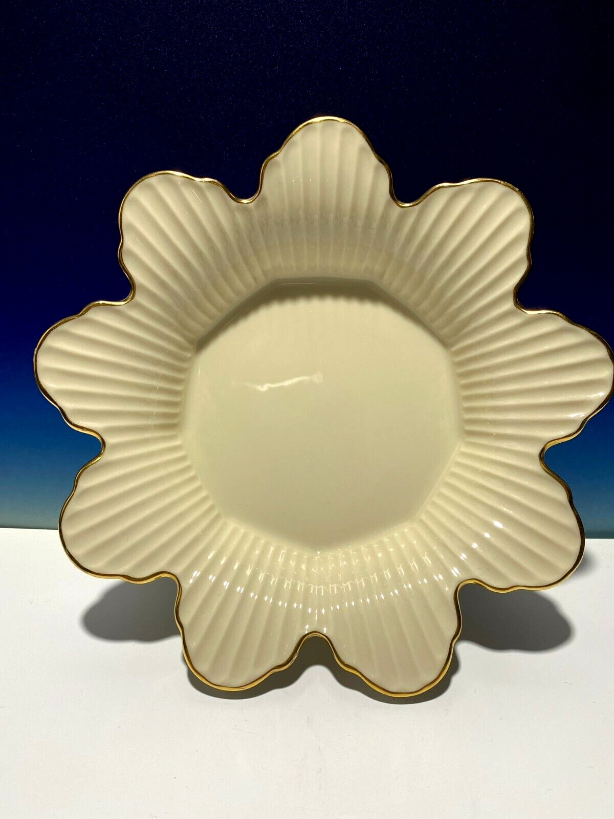 LENOX Meridian/Pentagon Shape Plate 7.75”in