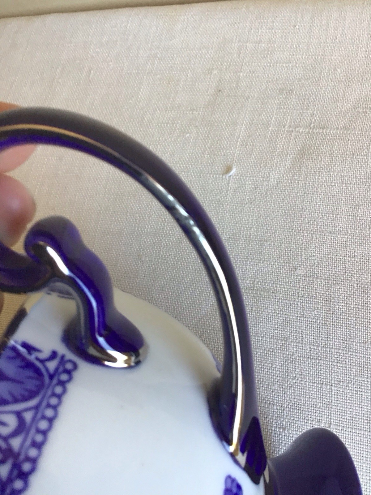 Vtg Lot Of 5 Bombay Co Rosette Blue White Platinum Trim Porcelain Footed Tea Cup