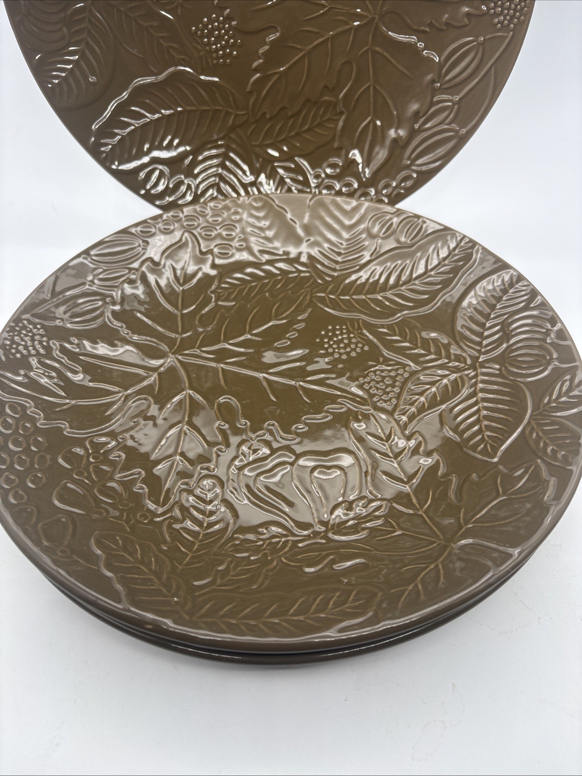 Set of 4 IQ Accessories 10 5/8” Dinner Plates Plates Olive Green Embossed Leaves