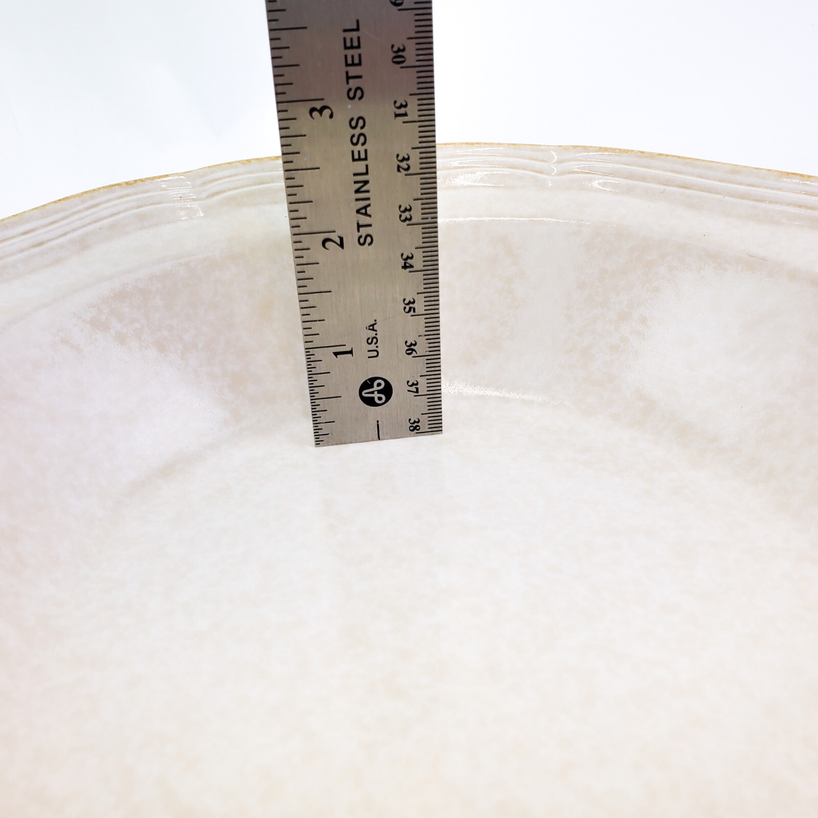 Mikasa Country Charm FG000 Large Serving Bowl Beige Gold Scallop Edge Japan