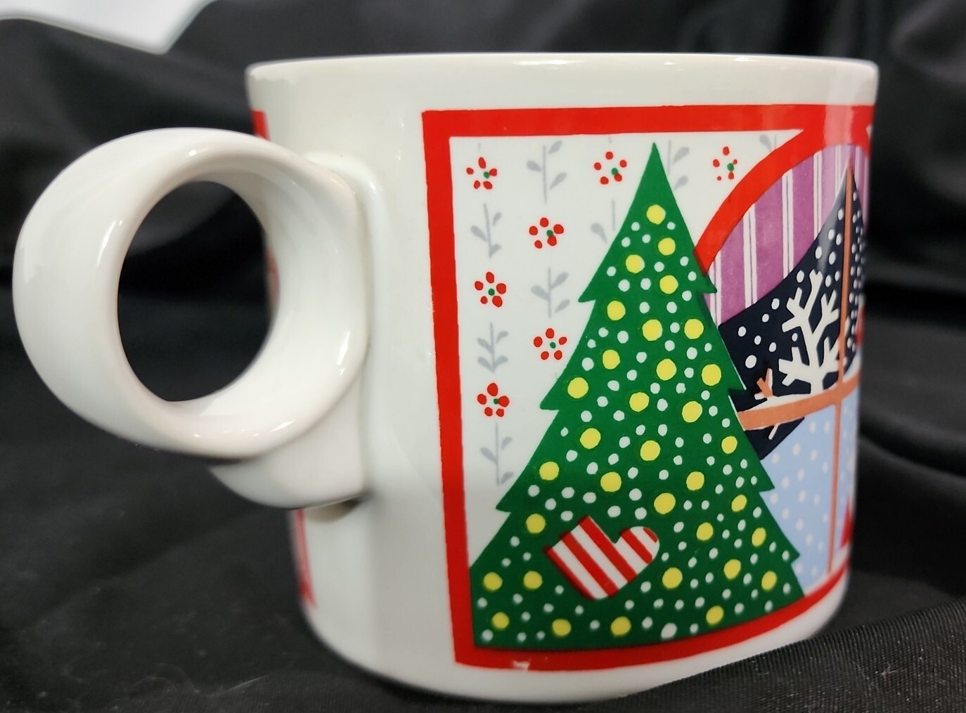 Twas The Night Before Christmas (#8100) by Epoch Mug Christmas Scenes 1980s