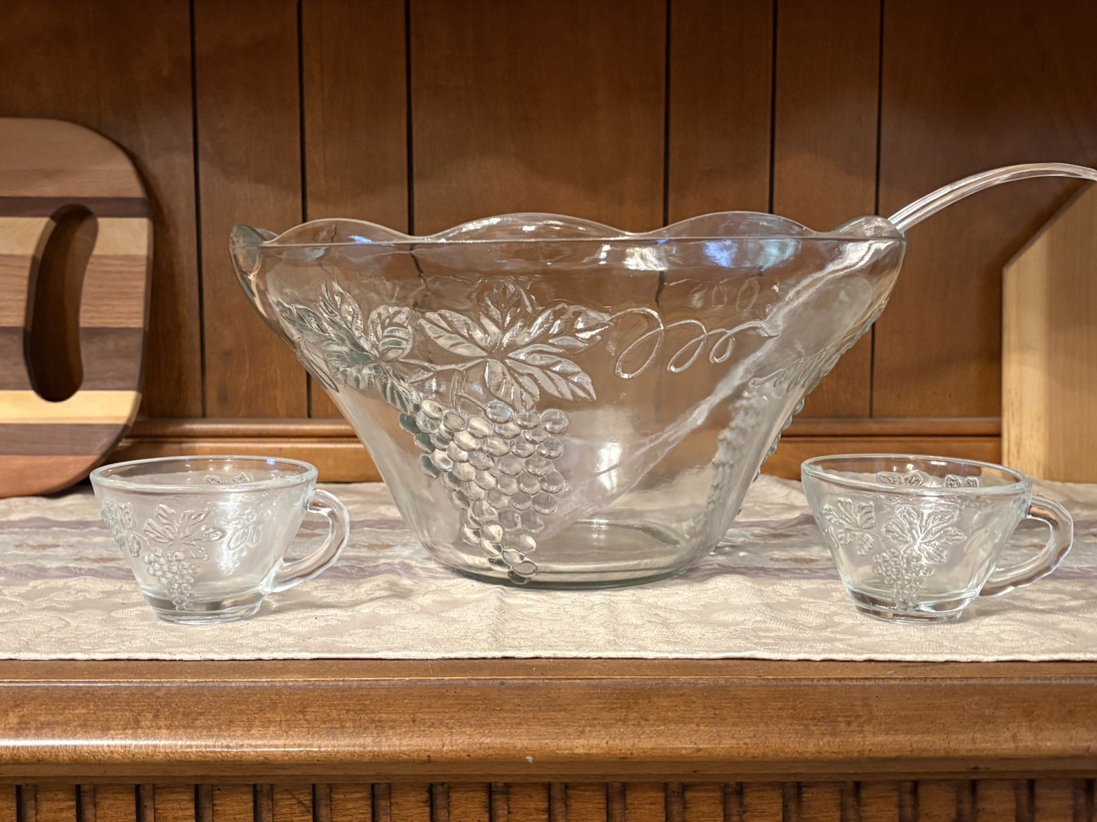 VINTAGE ANCHOR HOCKING PUNCH BOWL Set with Grape Vine Design