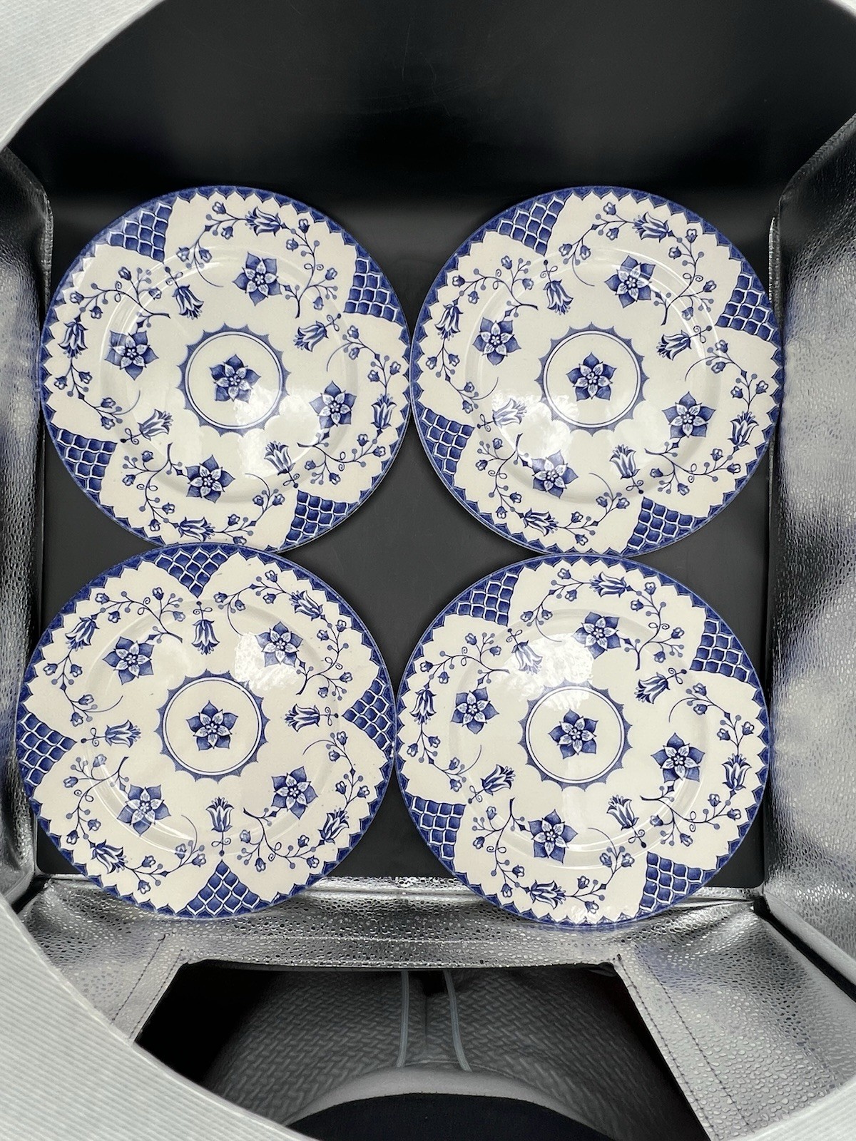 Staffordshire English Ironstone Tableware 9.5” Set Of 4 Dinner Plates Romance