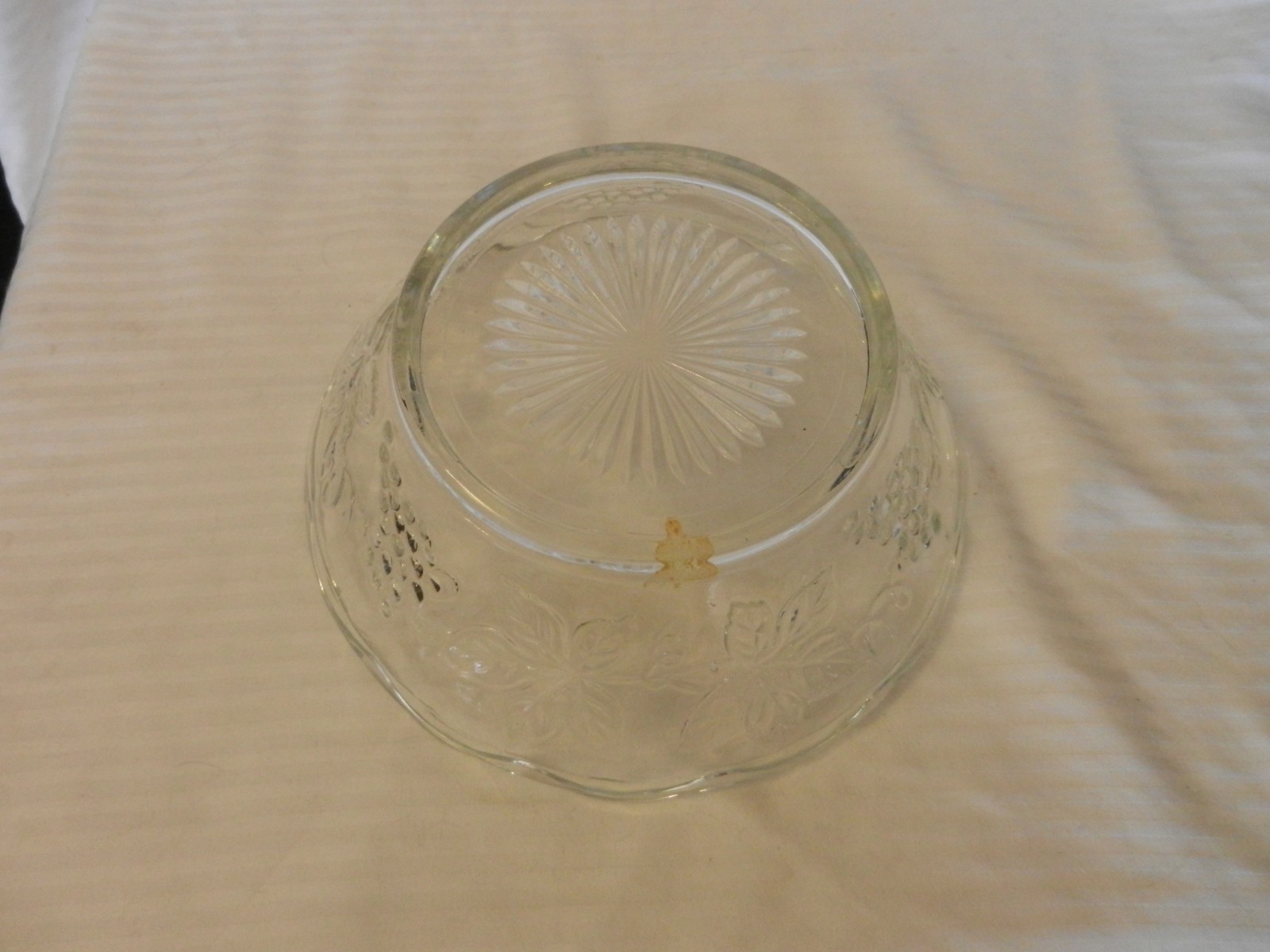Vintage Clear Cut Glass Serving Bowl With Grapes, Leaves, Starburst Center