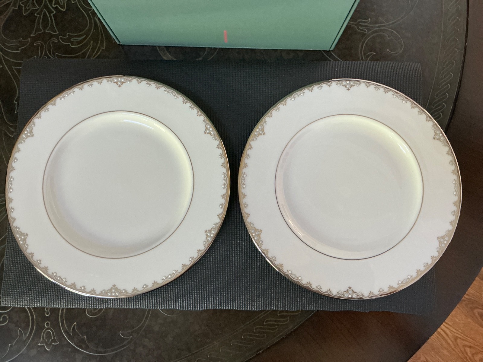Lenox Federal Platinum Fine Bone China Plates 9.25” Lunch White NEW Set of 2