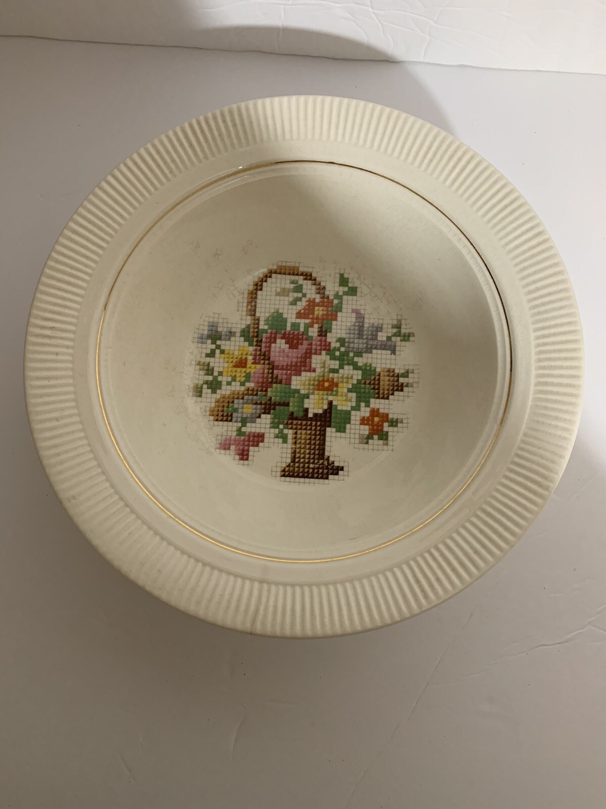 VICTORY SALEM CHINA VINTAGE 9” CERAMIC Serving Bowl FLORAL BASKET PP 23 K Rim
