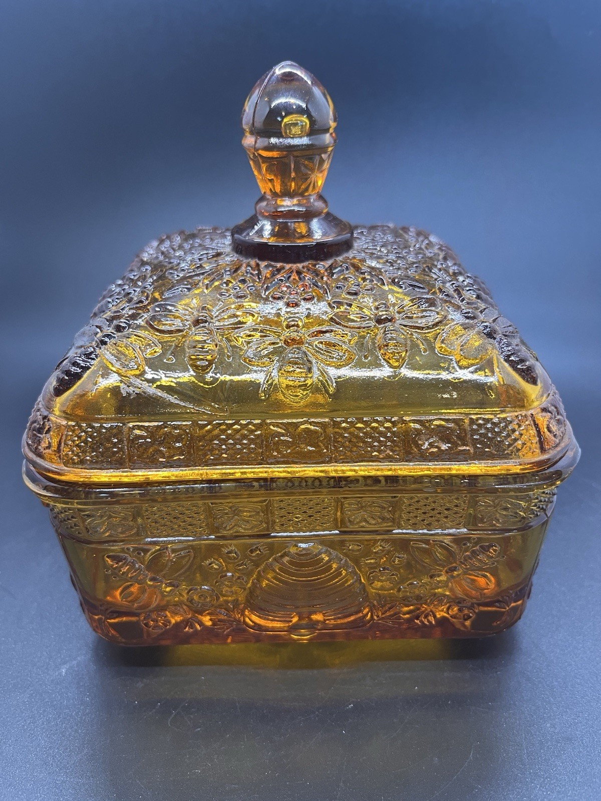 Vintage Tiara Indiana Glass Honey Bee Box Amber Square Dish With Lid