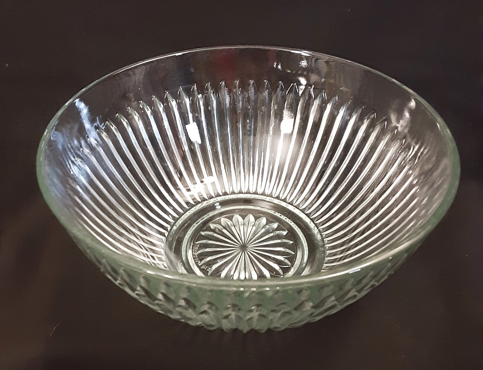 Kig Malaysia Glass Mixing Serving Fruit Bowl Ribbed Starburst 10″