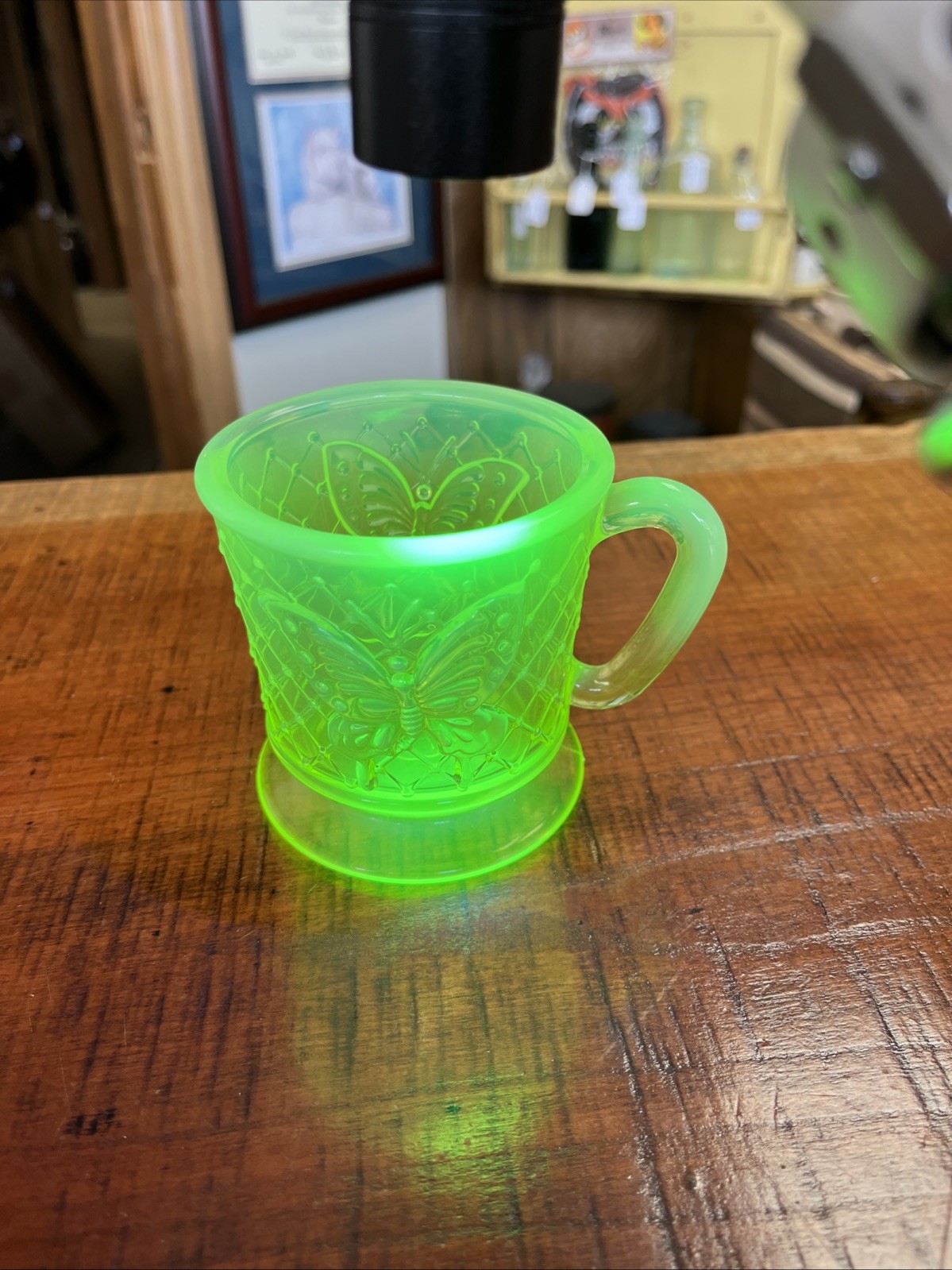 Fenton Uranium Glass Butterfly Mug From FAGCA 1988 *Glows!