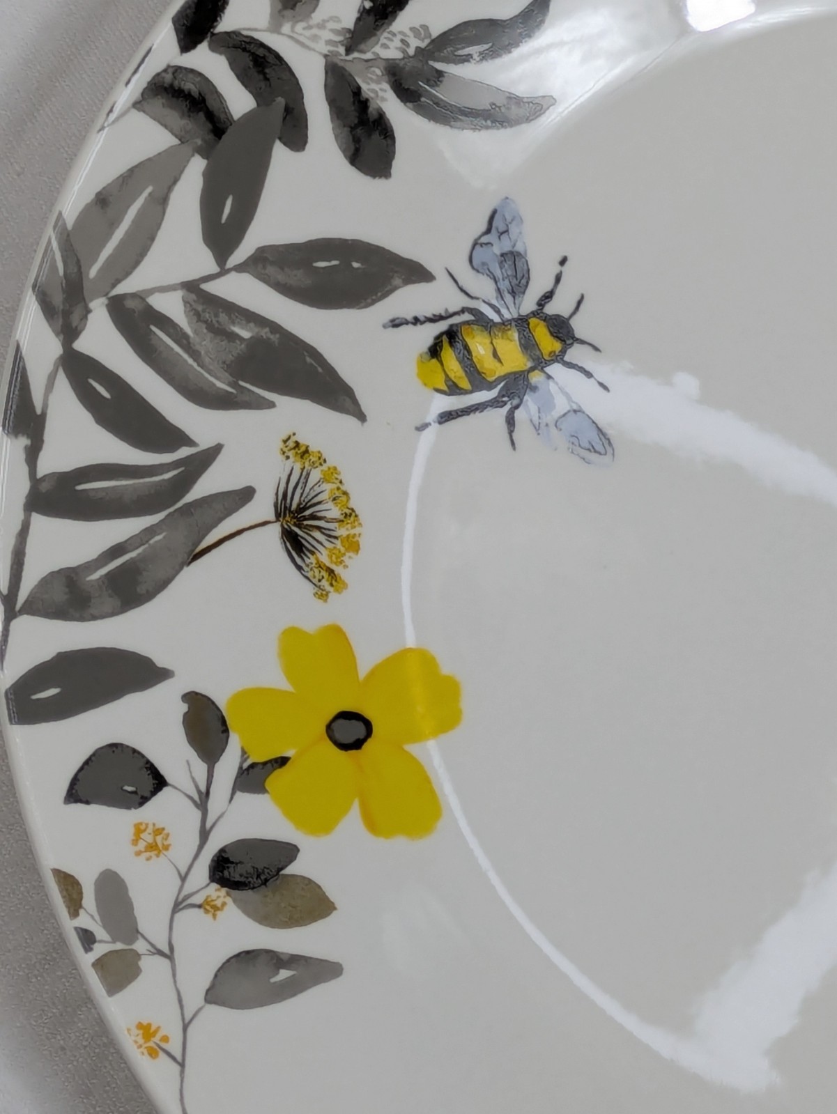 24 ROYAL NORFOLK BUMBLEBEE & FLOWERS Service for 6, Dinner Salad Plate Bowl Mugs