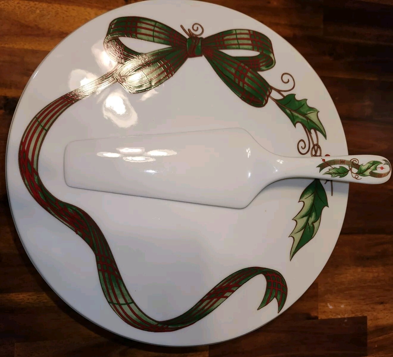 Cake Pie Stand & Server Holly Holiday Home for the Holidays Plaid Ribbon 11″ Rnd