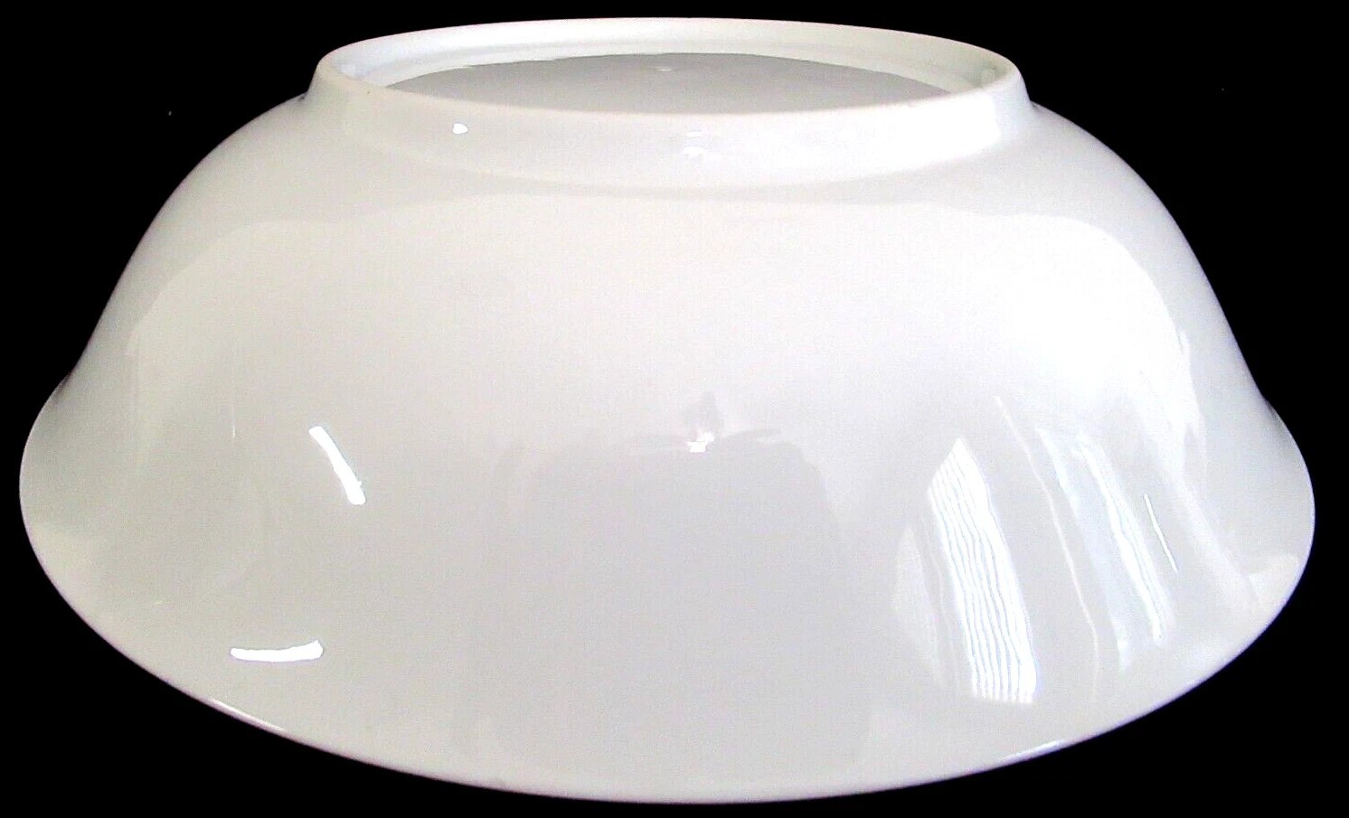 PORCELAIN “SOUP & SALAD / 9-in BOWL” (WHITE) ~ *** 9″ DIAMETER X 2.5″ DEEP ***