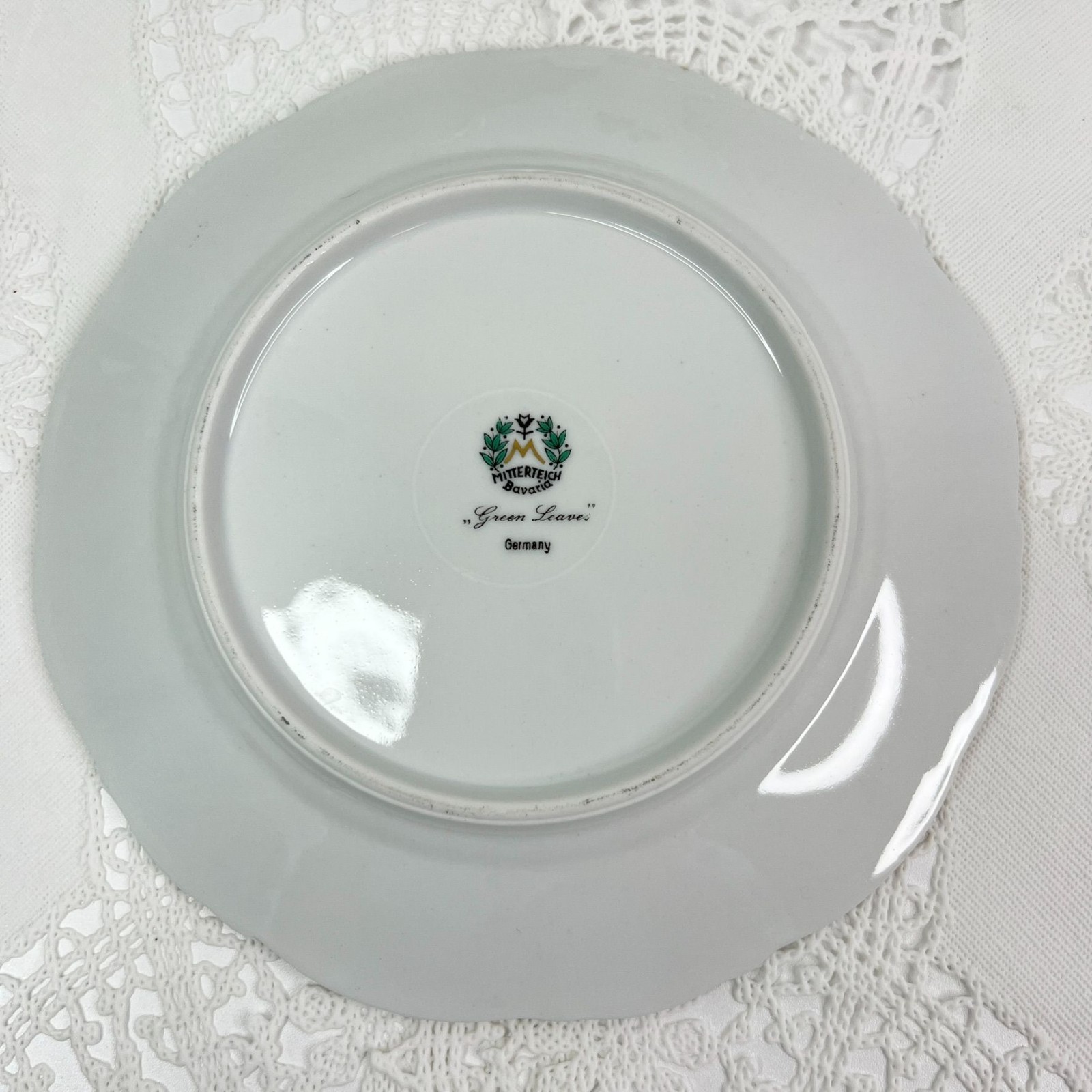 Vintage Mitterteich Bavaria Green Leaves 2 Dessert Plates Germany Gold Trim