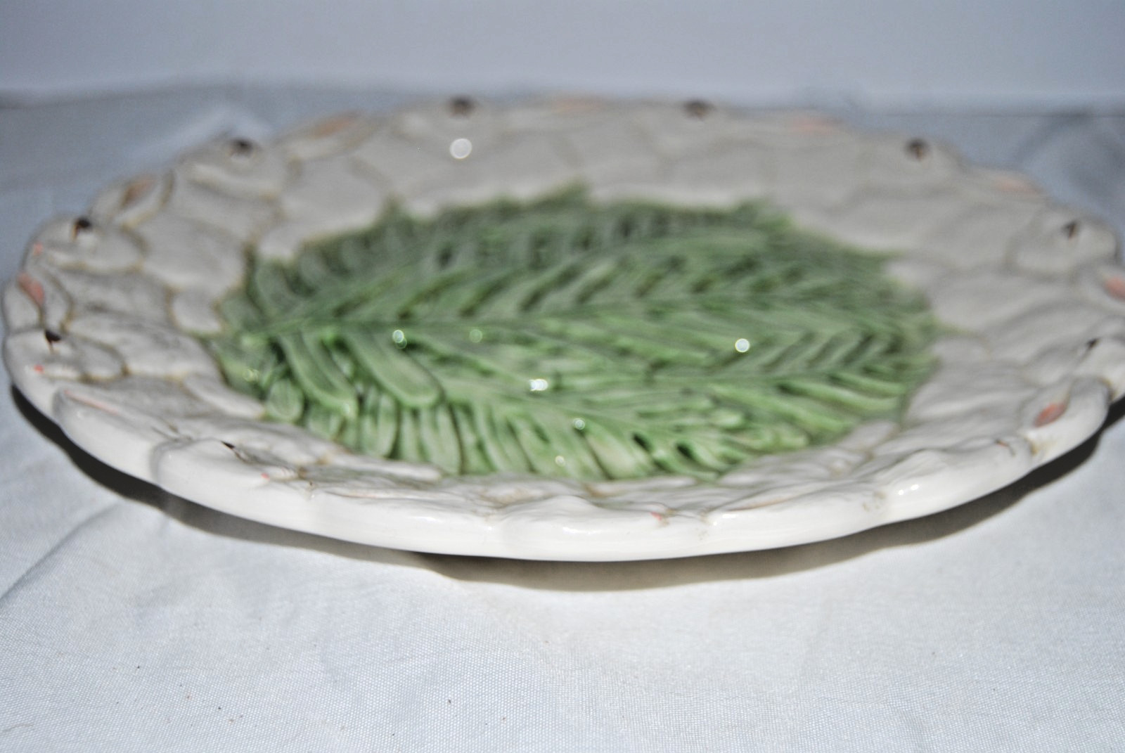 Vintage Mud Pie 2000 Ceramic Rabbit Fern Leaf Plate Majolica Style Easter 8”