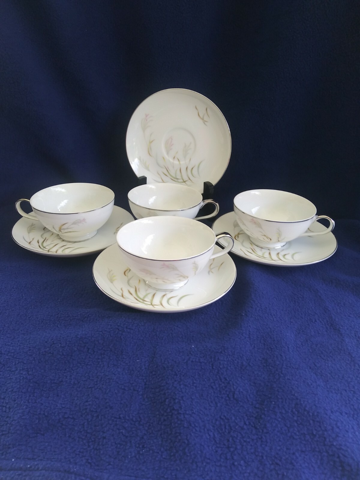 NORCREST AUTUMN BREEZE WHEAT PATTERN 4 FOOTED COFFEE CUPS  2 1/8″ & SAUCERS 6 IN