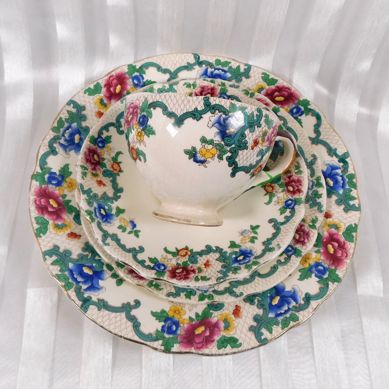 Royal Cauldron Four Piece Luncheon Set in Victoria # 26130