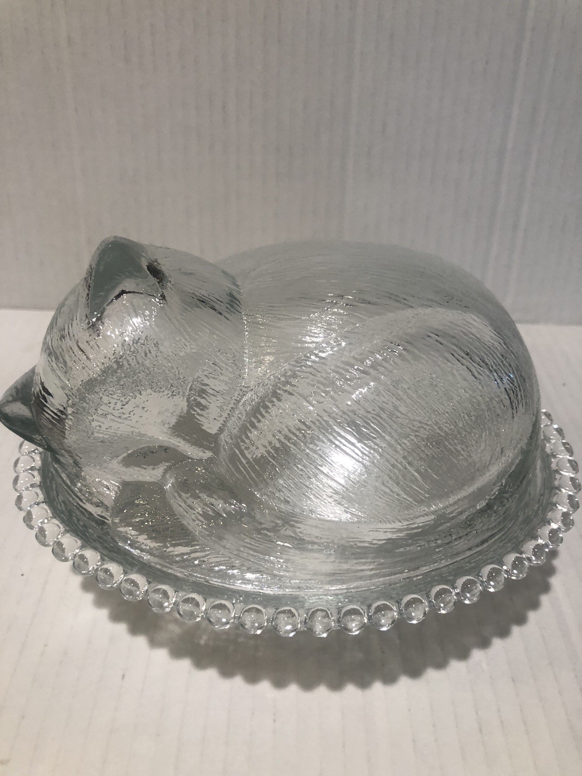 Vtg Indiana Glass “ Sleeping Cat On Nest” Covered Dish 7” Long