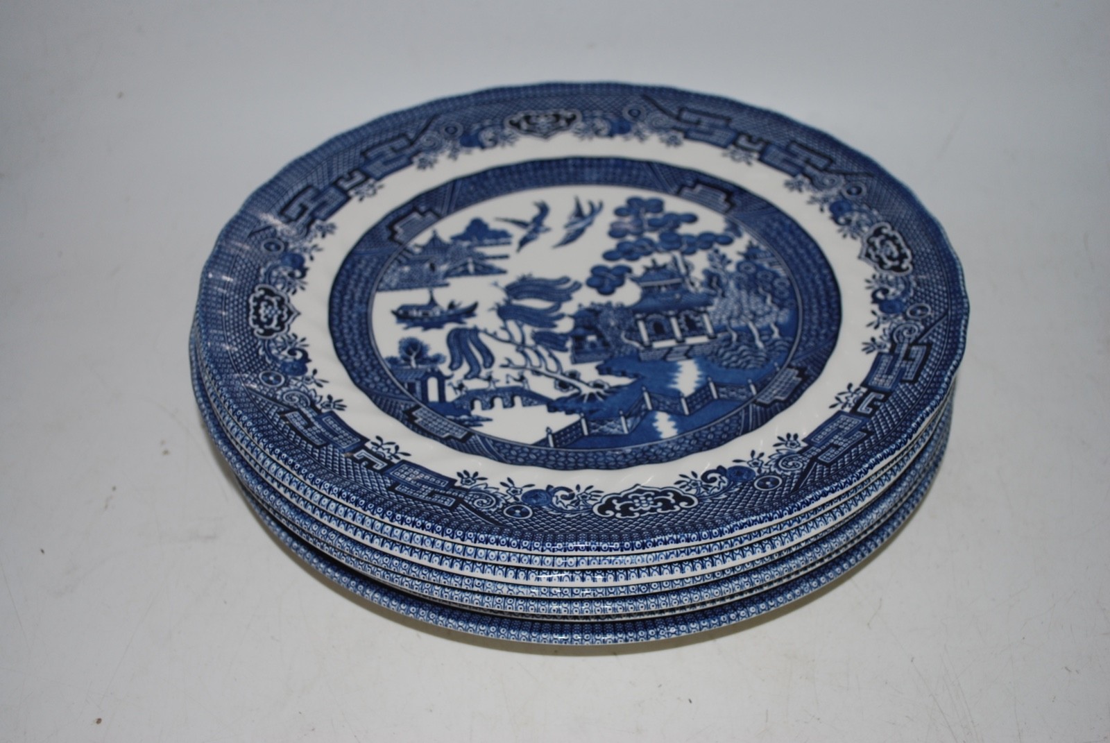 Wessex Collection Blue Willow Dinner Plates – Set of 5 – Made in England – Mixed