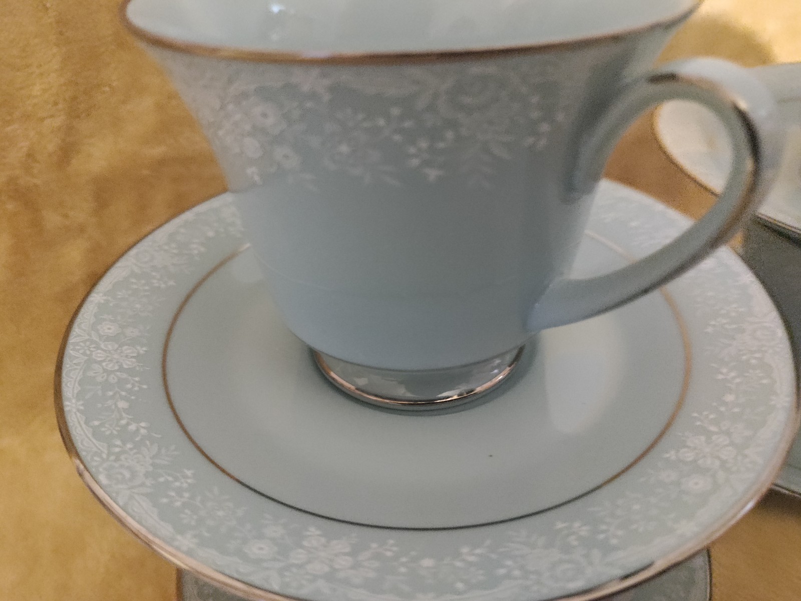 Noritake China Fidelity 4 Cup & 4 Saucers Baby Blue With Gold Trim 8003 W81