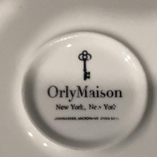 Orly Maison New York Dinner Plate, Blue & White Geometric Pattern Dinnerware
