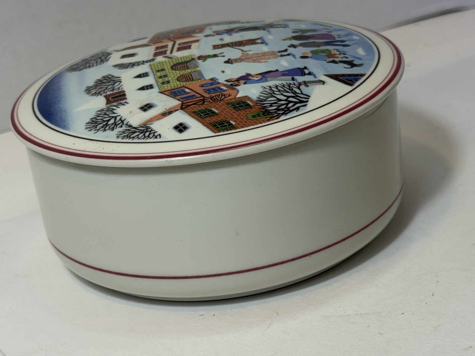 Villeroy & Boch NAIF CHRISTMAS Large Dish Box With Lid 5″ Trinket Candy Nuts