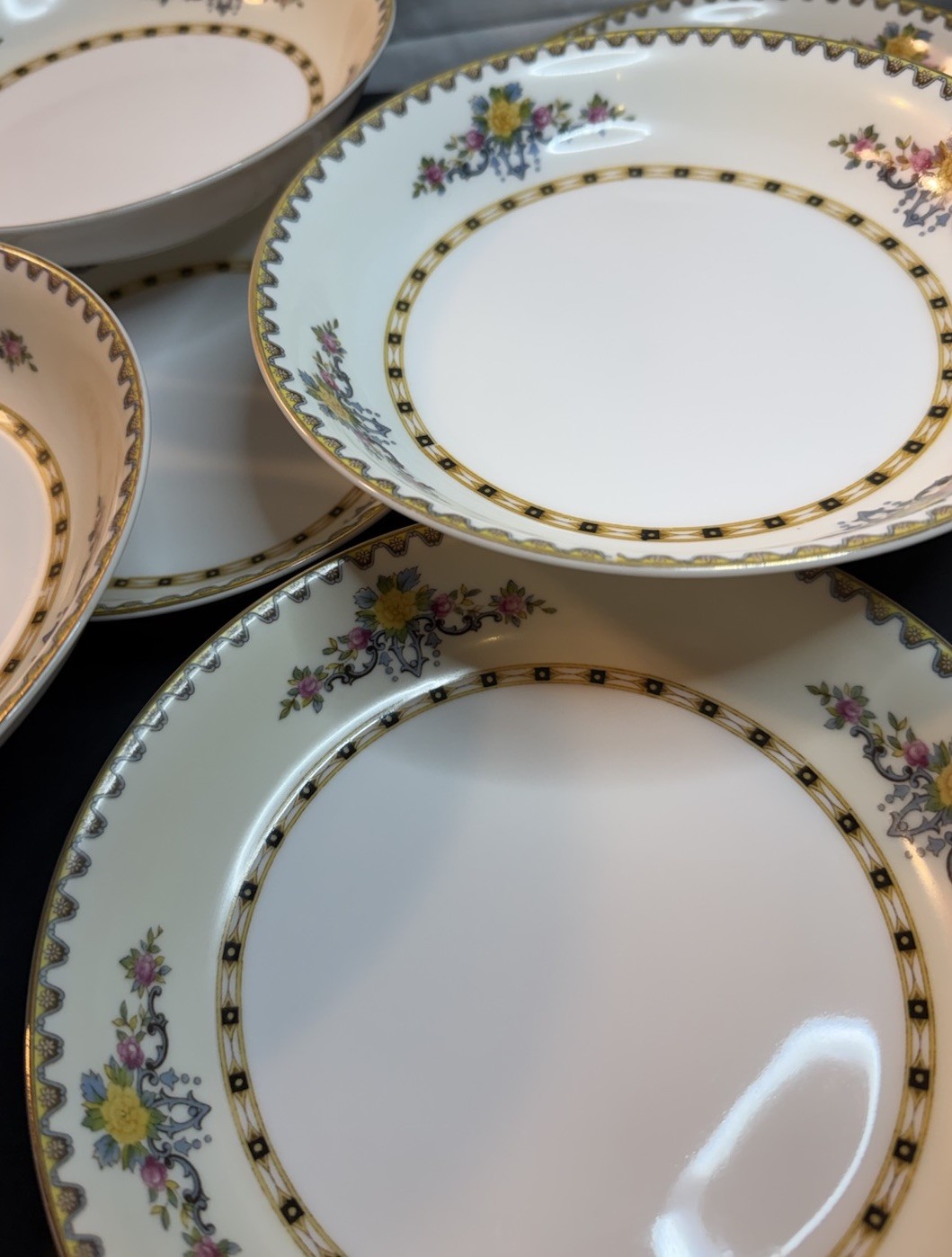 Vintage Japan Floral Gold Trim Soup Bowls Set of Four 7.5” Porcelain Replacement