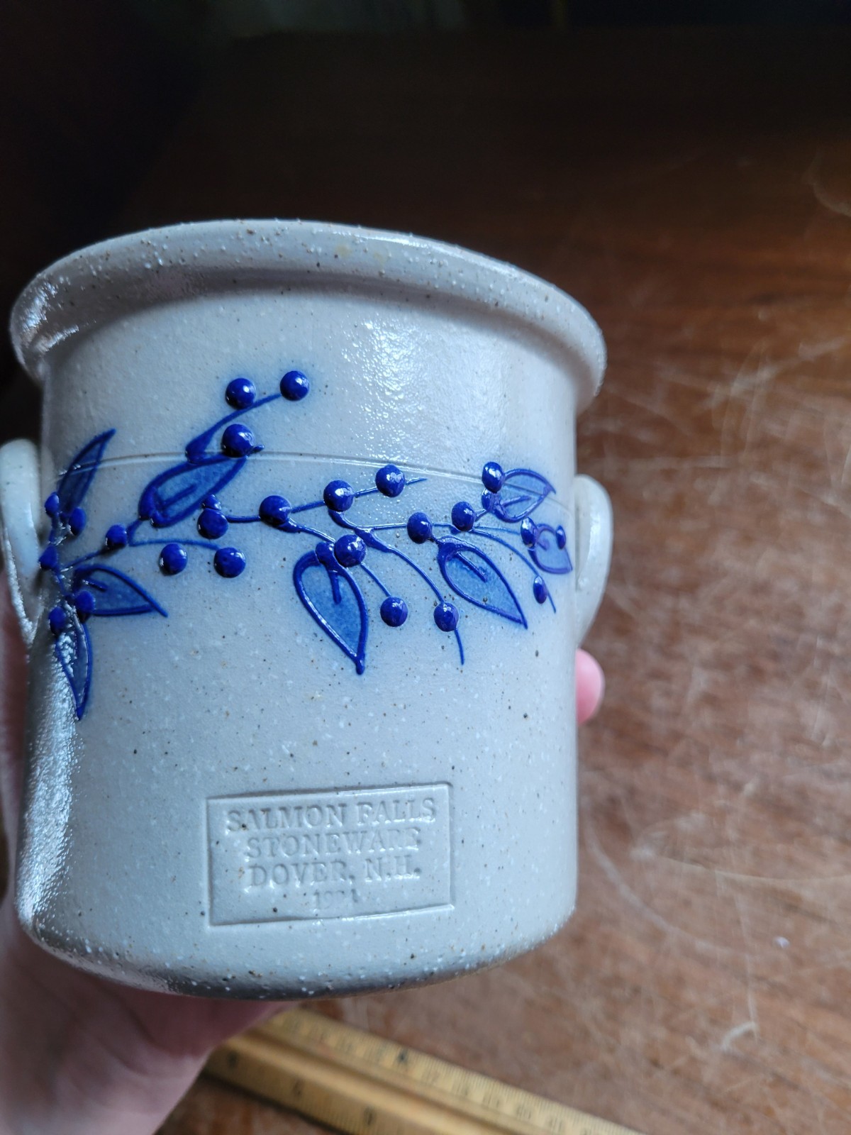 Salmon Falls Stoneware Salt Glaze Small Crock Pot with Blueberry DOWNINGTOWN PA