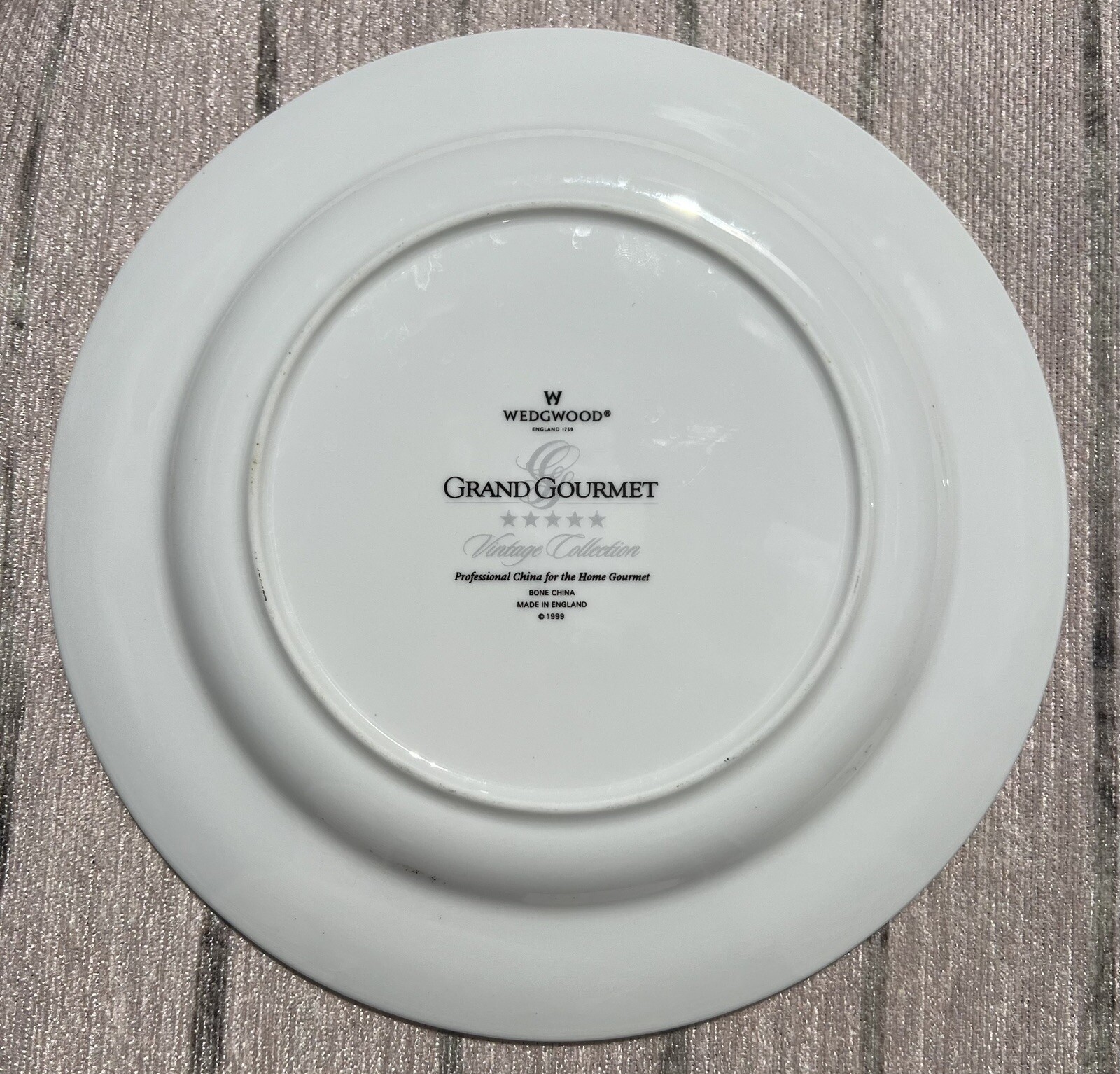 Wedgwood Bone China Vineyards Salad Plates Collection Grand Gourmet 8.5″ Vintage