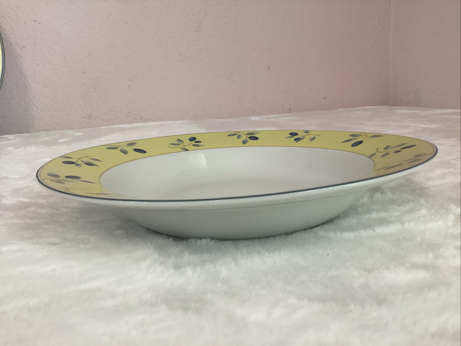 Blueberry by Royal Doulton Crafted in England Dinnerware Set of 15 Pieces