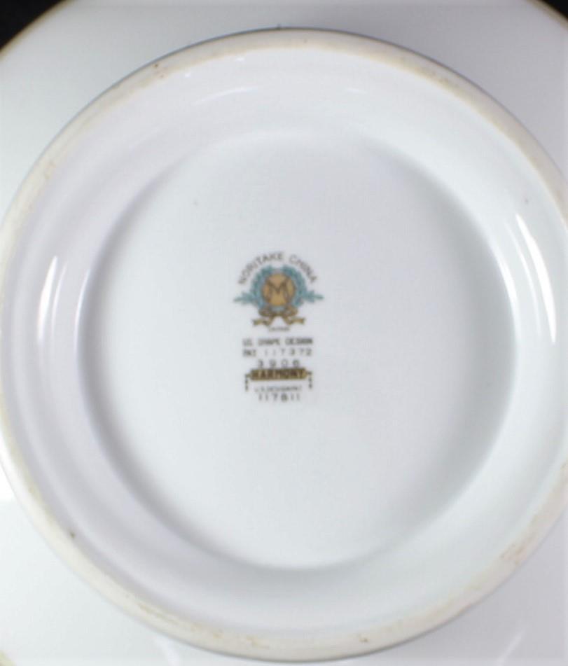 Noritake HARMONY GOLD TRIM Round Covered Vegetable Bowl 3906 GREAT CONDITION