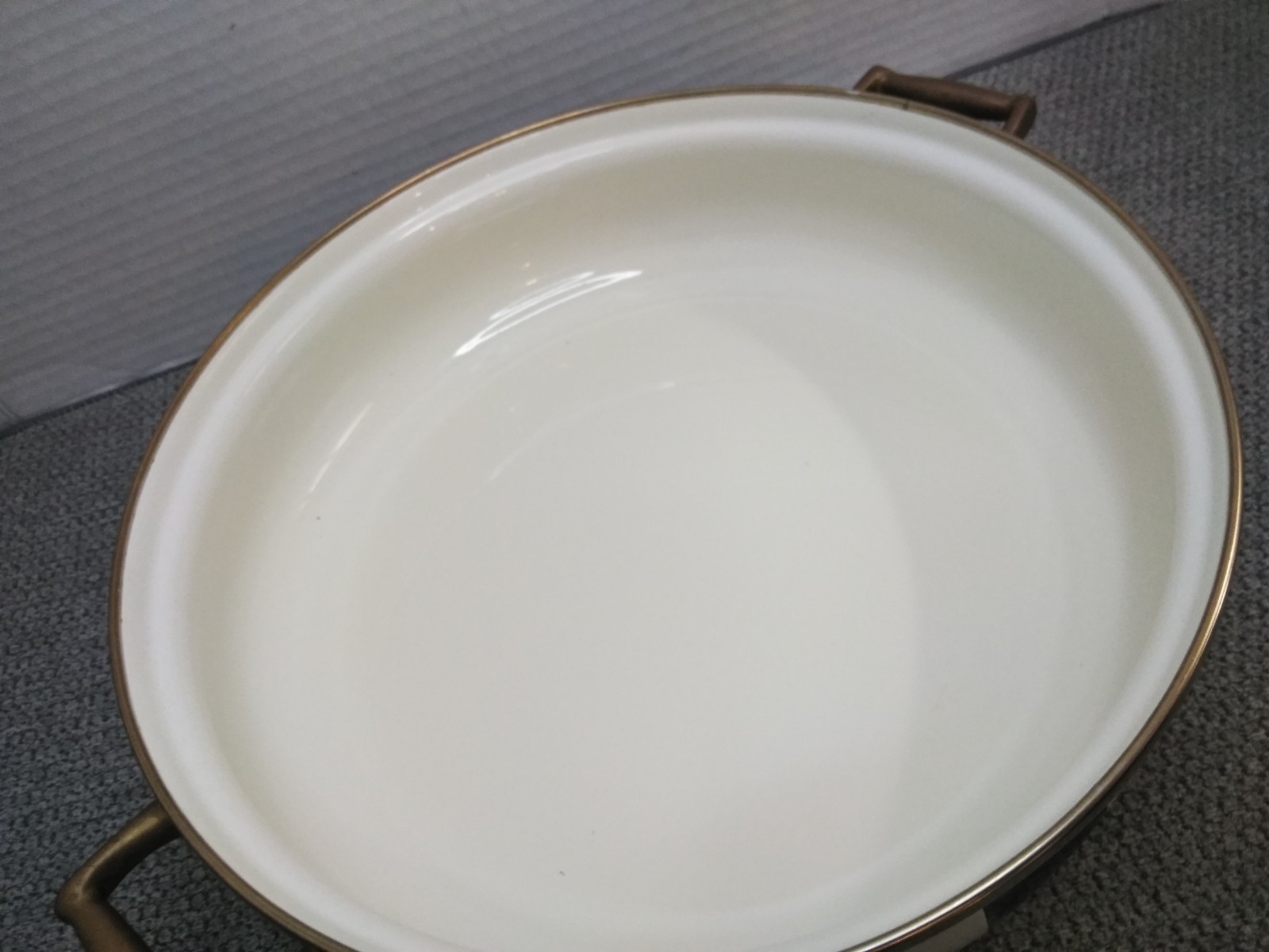Mackenzie Childs Courtly Check Covered Casserole Handles 3 Quart Enamel (READ)
