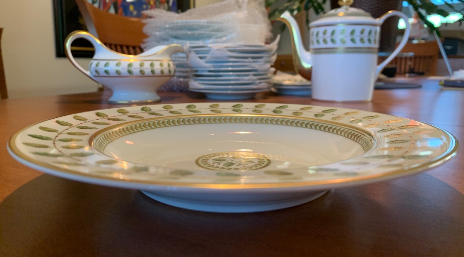 BERNARDAUD CONSTANCE RIMMED SOUP BOWL 8 3/4″ MINT CONDITION ACORN & OAK LEAF