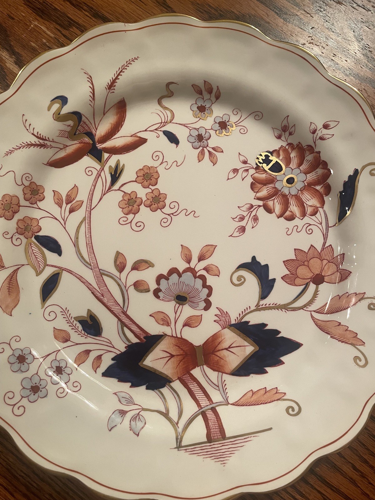 Fresian Imari Dinner Plate England Diameter 10 1/2 Inches Vintage 1920s
