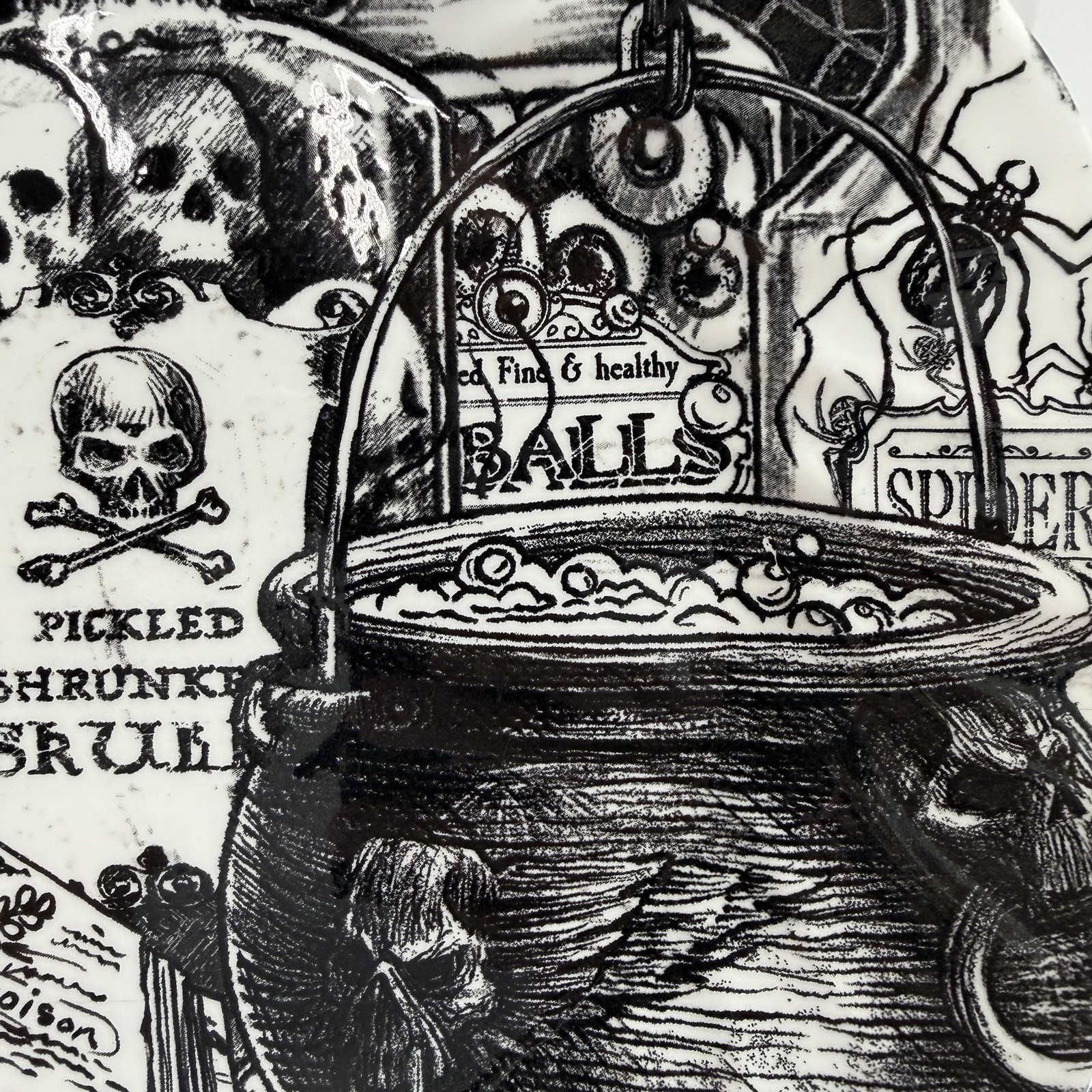 Royal Wessex Halloween Potions 10-1/8in Dinner Plates Eyeballs Cauldron Set of 2