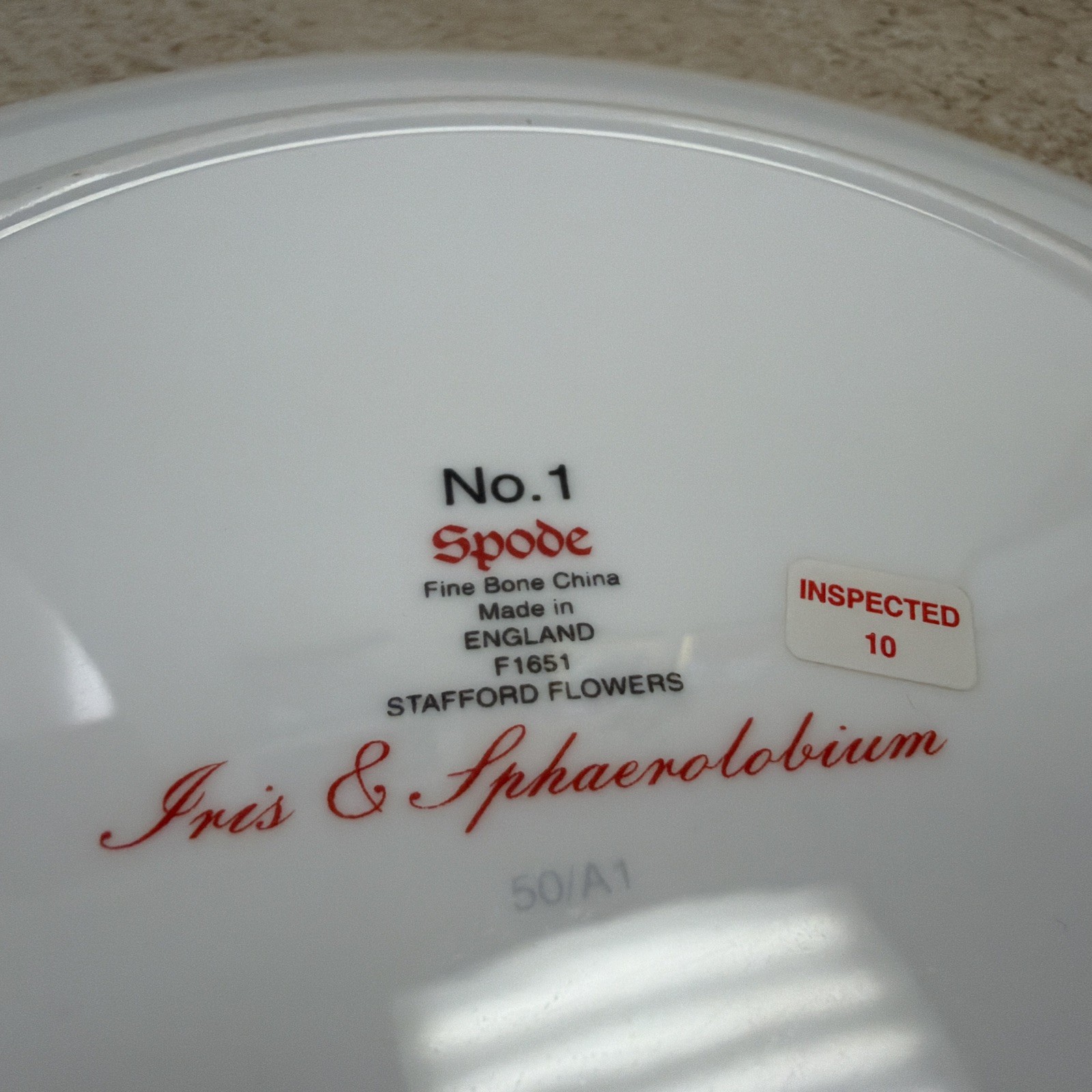 Spode Bone China Stafford Flowers 9 in Dinner Plate ENGLAND Iris & Sphaerolobium