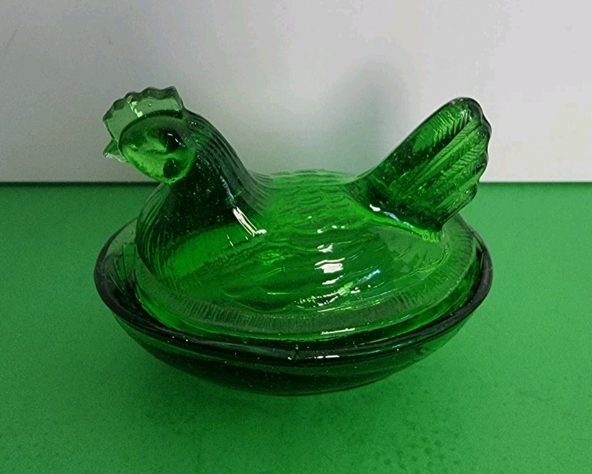 Vintage L.E. Smith Olive Green 3” Glass Hen on a Nest Covered Dish