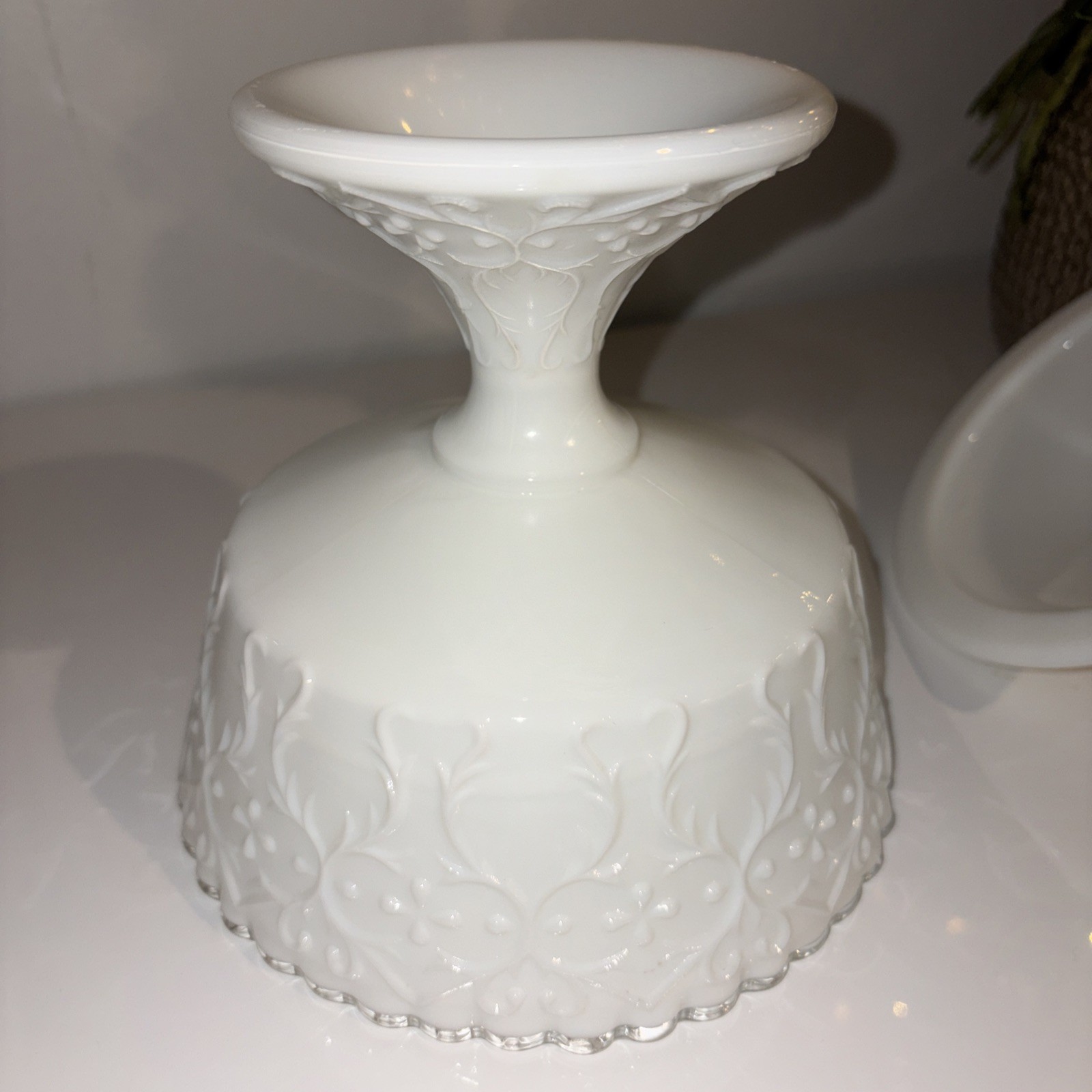 Fenton Milk Glass Silver Crest W/ Spanish Lace Footed Compote Candy Dish W/Lid