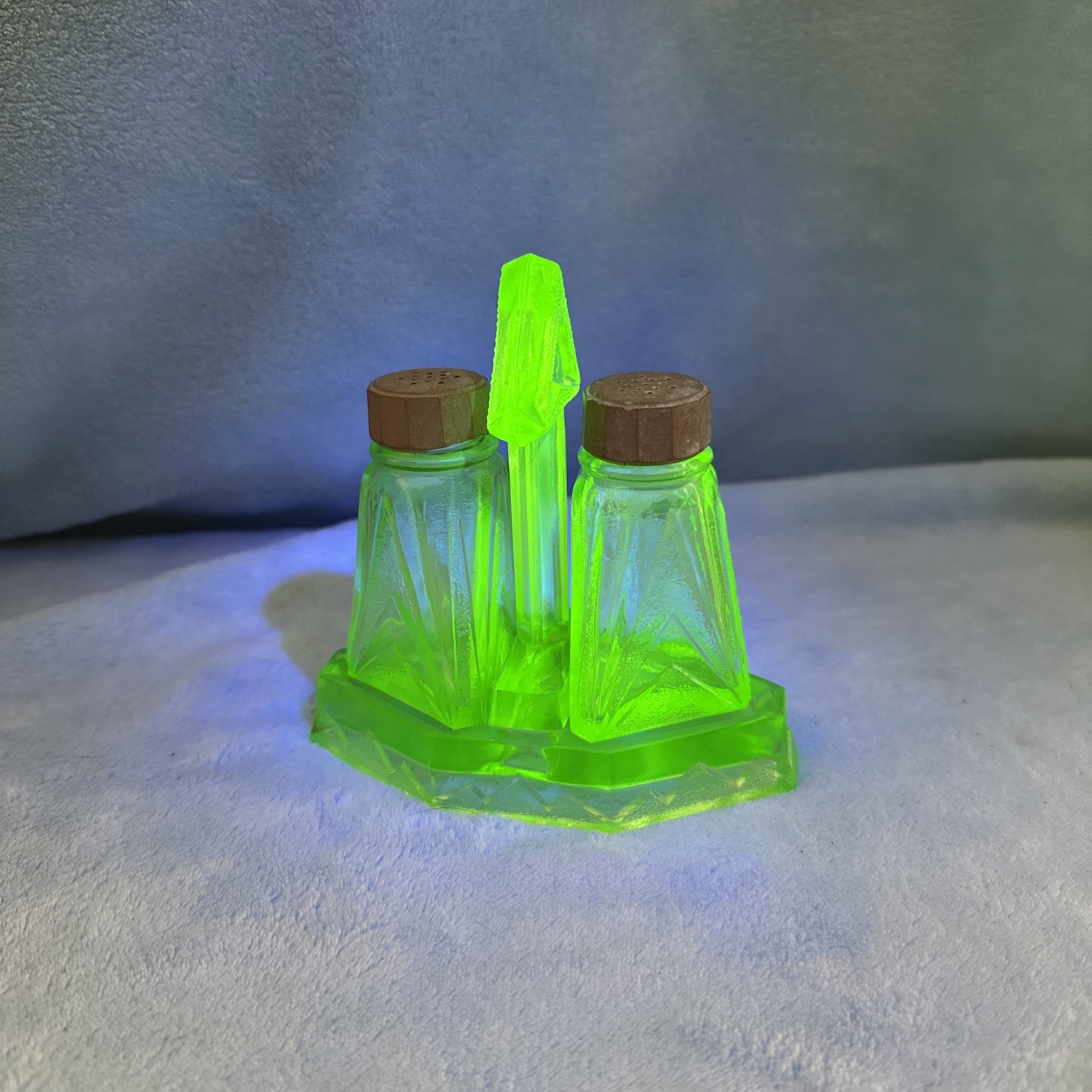Vintage Vaseline Glass Art Deco Salt Pepper Shaker Caddy Uranium Glow SEE CHIP