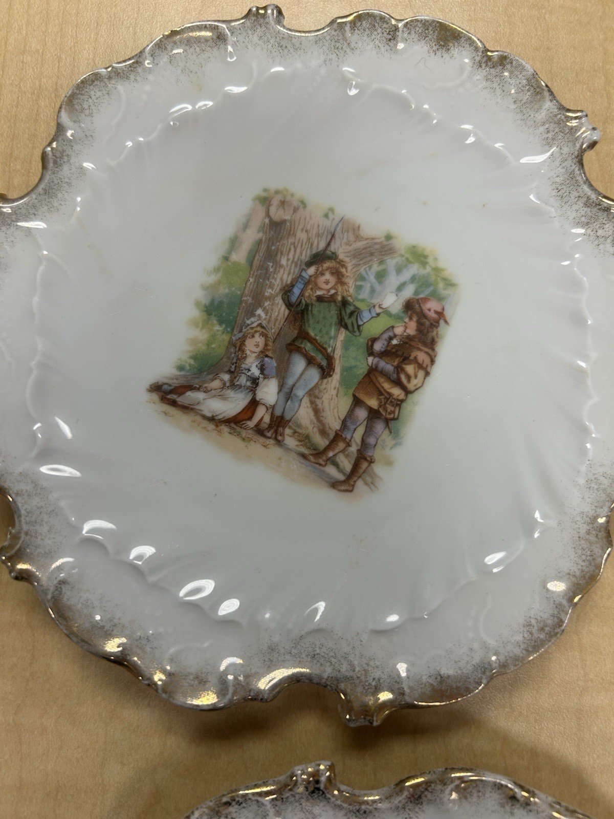 Victorian Themed Plates Set Of 6 With Guilded Scalloped Edges